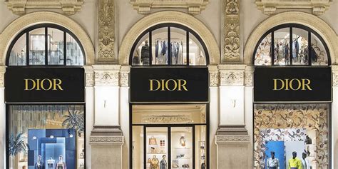 negozi dior notte|universo dior shop.